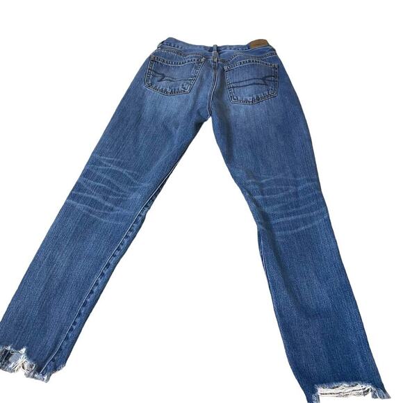 American Eagle High Rise Girlfriend jeans button fly distressed raw hem SZ 2 - Picture 3 of 9